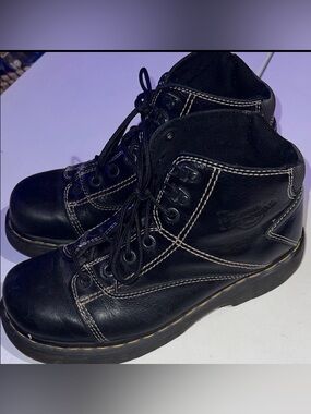 Vintage Dr. Martens lace up ankle boots. M 9, grunge,90’s, Y2K
